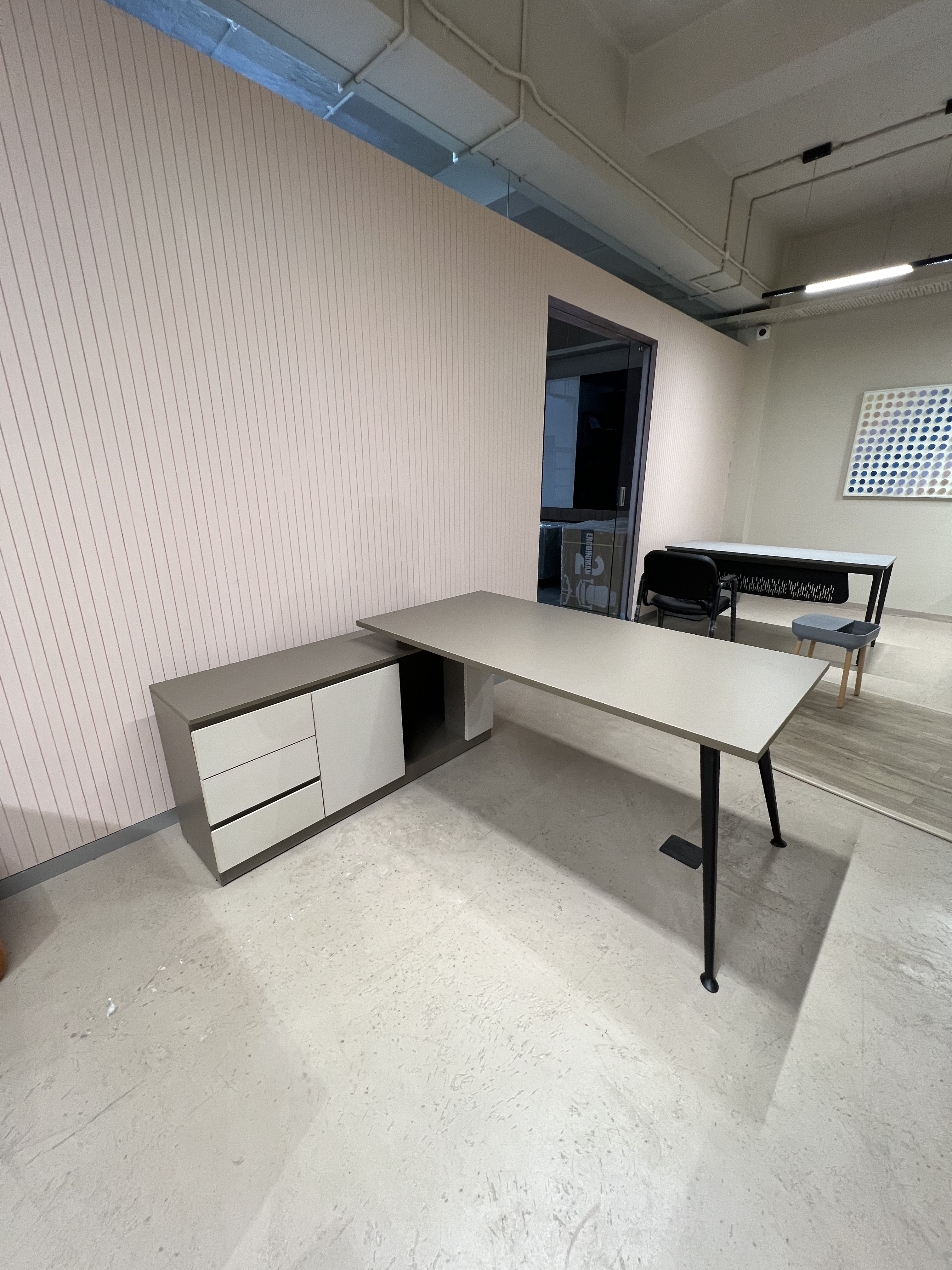 TURF L SHAPED WORKSTATION 2